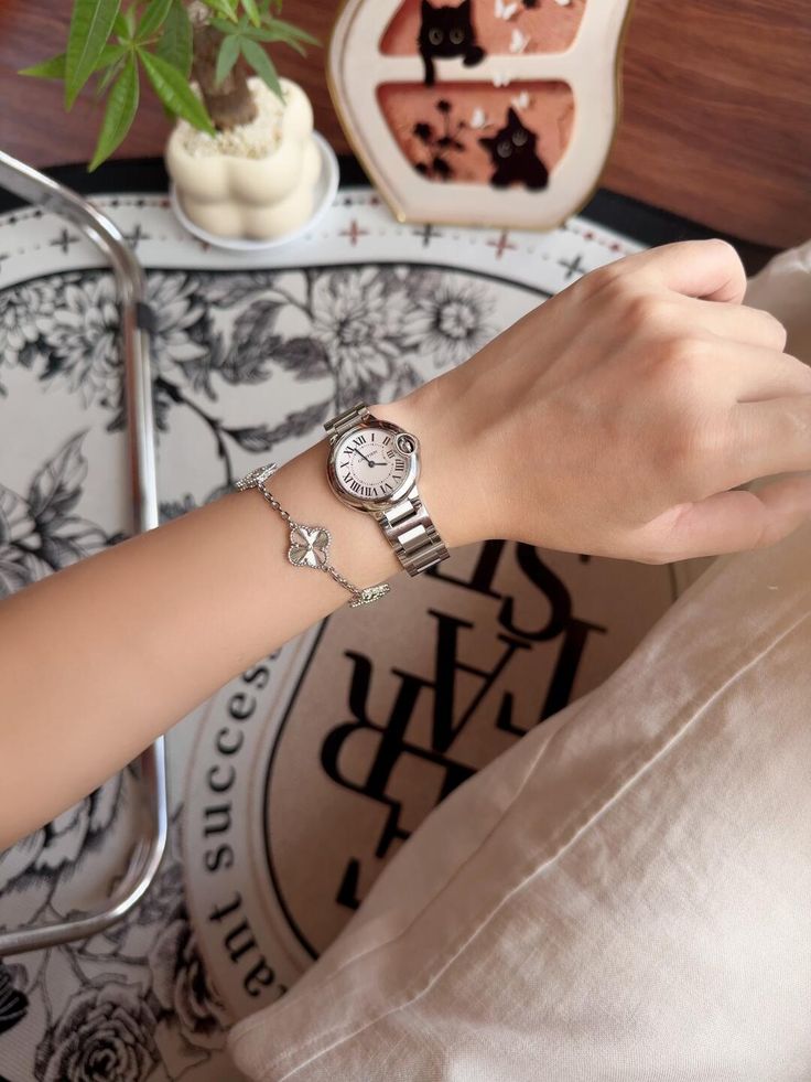 Cartier ballon bleu + Clover Charm Bracelet